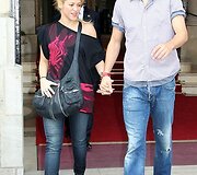 Ispanijos rinktinės gynėjo Gerardo Pique draugė, kolumbiečių dainininkė Shakira