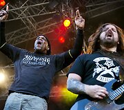 Derrickas Greenas (kairėje) ir Andreasas Kisseris i&scaron; &bdquo;Sepultura&ldquo;