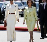 3 vieta &ndash; Kataro &scaron;eicho žmona Mozah Bint Nasser al-Missned (kairėje)
