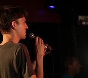  Romas Zabarauskas filmuoja  &bdquo;Santos Party House&ldquo; klube