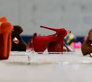 Falsifikuoti &bdquo;Louboutin&ldquo; auk&scaron;takulniai