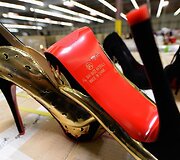 Falsifikuoti &bdquo;Louboutin&ldquo; bateliai