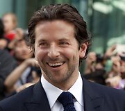 Bradley Cooperis (&bdquo;Vieta už pu&scaron;yno&ldquo;)
