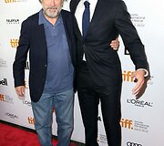 Robertas De Niro (kairėje) ir Bradley Cooperis