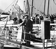 Jaunieji i&scaron;vyksta į medaus mėnesį (1956 m.)