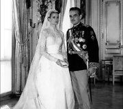 Monako princas Rainieras III ir Grace Kelly vestuvių dieną (1956 m.)