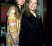 Gwyneth Paltrow (kairėje) ir Meryl Streep Baltuosiuose rūmuose (1999 m.)