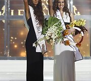 Rina (kairėje) ir Romy Chibany