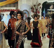 &bdquo;Bridal Couture Fashion&ldquo; akimirka