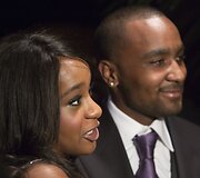 Whitney Houston dukra Bobbi Kristina ir jos sužadėtinis Nickas Gordonas