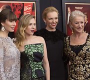 I&scaron; kairės: Jessica Biel, Scarlett Johansson, Toni Collette ir Helen Mirren