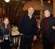 Gediminas Juodeika ir Valerijus Meladzė su dukra