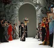 Japonų dizainerė Yumi Katsura