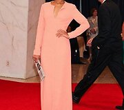 Aktorė Kerry Washington ir &bdquo;Calvin Klein&ldquo; suknelė