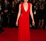 Aktorė Kristen Stewart ir &bdquo;Reem Acra&ldquo; suknelė