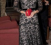 Kembridžo hercogienė Catherine ir &bdquo;Alice Temperley&ldquo; suknelė
