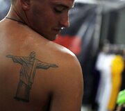 Tatuiruočių ir pirsingo konferencijos akimirka