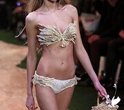 &bdquo;Zahia Dehar&ldquo; pavasario-vasaros kolekcija