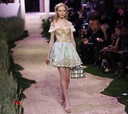 &bdquo;Zahia Dehar&ldquo; pavasario-vasaros kolekcija