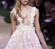 &bdquo;Zahia Dehar&ldquo; pavasario-vasaros kolekcija
