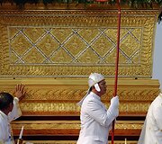 Kambodžos karaliaus Norodomo Sihanouko laidotuvių procesija
