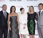 I&scaron; kairės: Channingas Tatumas, Catherine Zeta-Jones, Rooney Mara, Vinessa Shaw ir Jude'as Law