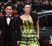 Kinų aktoriai Tony Leungas ir Zhang Ziyi