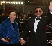 Režisierius ir žiuri pirmininkas Wong Kar-Wai su žmona Esther