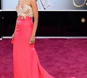 Stilius: Kerry Washington ir &bdquo;Miu Miu&ldquo; suknelė