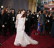 Stilius: Kristen Stewart ir &bdquo;Reem Acra&ldquo; suknelė