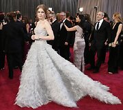 Beskonybė: Amy Adams ir &bdquo;Oscar de la Renta&ldquo; suknelė