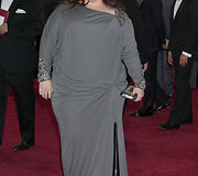 Beskonybė: Melissa McCarthy ir &bdquo;Marina Rinaldi&ldquo; suknelė