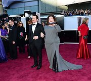 Beskonybė: Melissa McCarthy ir &bdquo;Marina Rinaldi&ldquo; suknelė