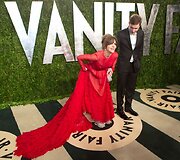 Beskonybė: Sally Field ir &bdquo;Valentino&ldquo; suknelė