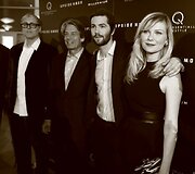 I&scaron; kairės: režisierius Juanas Solanas ir aktoriai Victoras Alfieris, Jimas Sturgessas ir Kirsten Dunst
