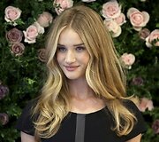 5 vieta &ndash; britė Rosie Huntington-Whiteley