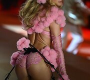 8 vieta &ndash; olandė Doutzen Kroes