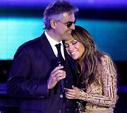 Andrea Bocelli ir Jennifer Lopez