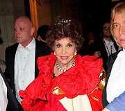 Gina Lollobrigida Vienos operos baliuje (2012 m.)
