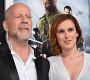 Bruce'as Willisas (kairėje) ir Rumer Willis