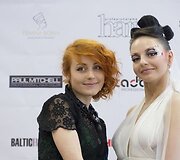 Evelina Borisniova (kairėje) su modeliu Birute Pajediene