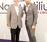 Mantas Petru&scaron;kevičius (de&scaron;inėje)