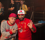 Dj Mamania kairėje