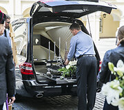 Vytauto Galvono urnos i&scaron;ne&scaron;imas