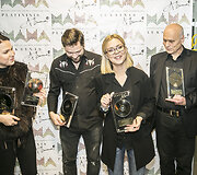 Auksinių singlų ir albumų apdovanojimų akimirka