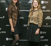 Vakarienės &bdquo;Dine in the dark&ldquo; akimirka