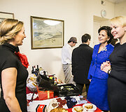 Kalėdų labdaros mugės pristatymo akimirka