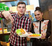 Radistai ir &bdquo;Pinup girls&ldquo; gamino su&scaron;ius