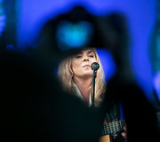 Eiv&oslash;r P&aacute;lsd&oacute;ttir koncerto akimirka