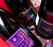 &Scaron;ampano &bdquo;Taittinger&ldquo; degustacijos akimirka